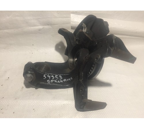 Кулак поворотный Передний Правый