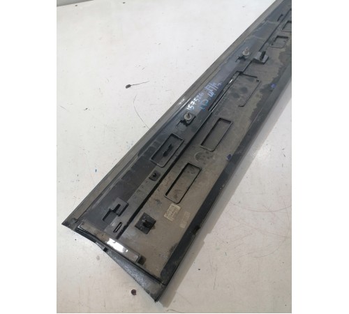 Накладка двери передняя левая (нижняя)