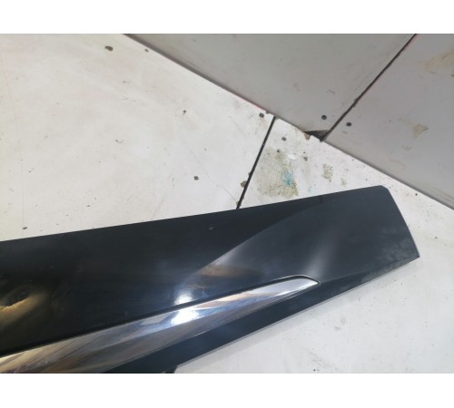 Накладка двери передняя левая (нижняя)