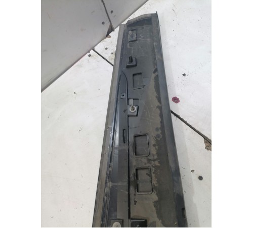 Накладка двери передняя левая (нижняя)