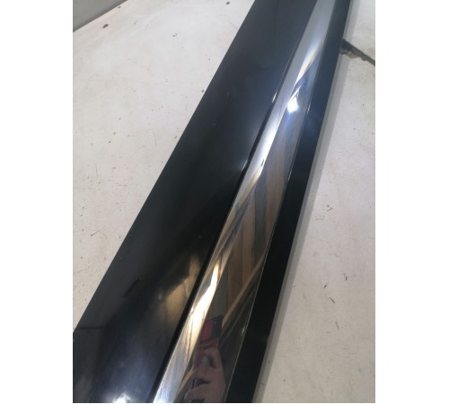 Накладка двери передняя левая (нижняя)