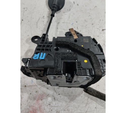 Замок двери (передний правый)