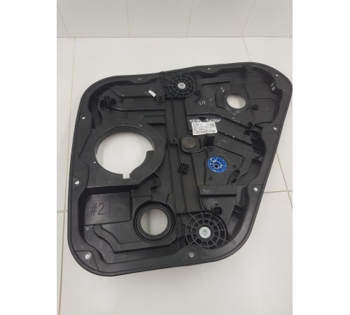 Стеклоподъемник двери задний правый