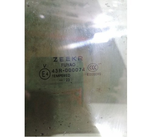 Стекло двери заднее левое