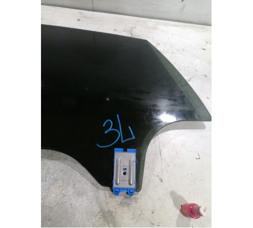 Стекло двери заднее левое