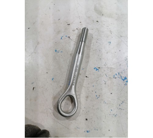 Буксировочный крюк