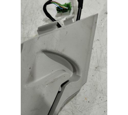 Направляющая шторки багажника левая