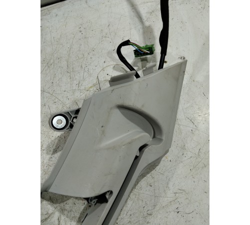 Направляющая шторки багажника левая