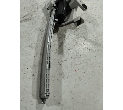 Направляющая шторки багажника левая