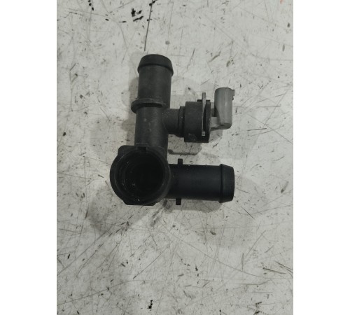 Тройник системы охлаждения с датчиком температуры