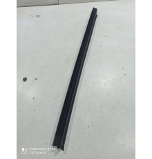 Уплотнитель стекла (передний левый внутренний)