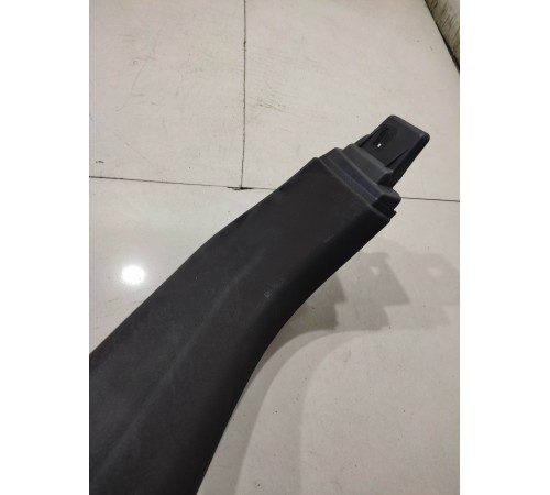 Обшивка двери багажника (правая)