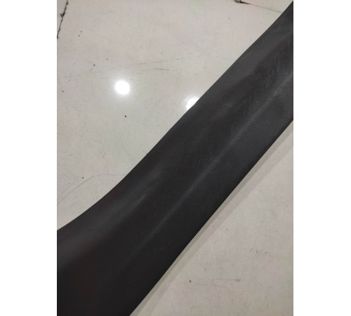 Обшивка двери багажника (правая)