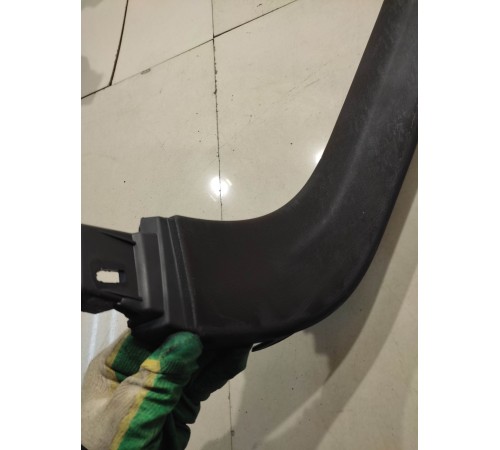 Обшивка двери багажника (правая)