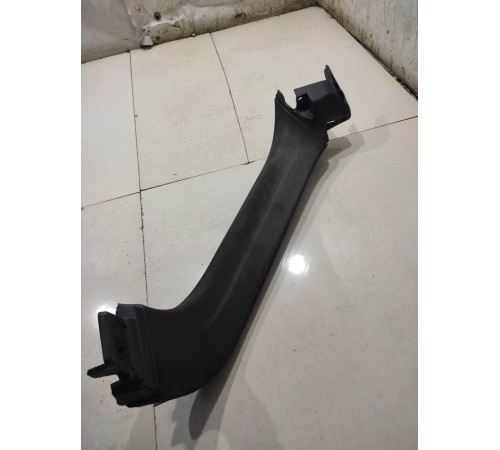 Обшивка двери багажника (правая)