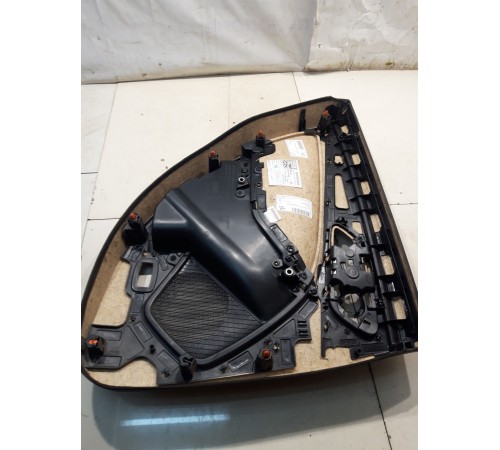 Обшивка двери (задняя, правая)