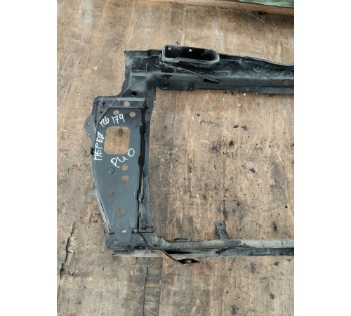 Панель радиатора передняя