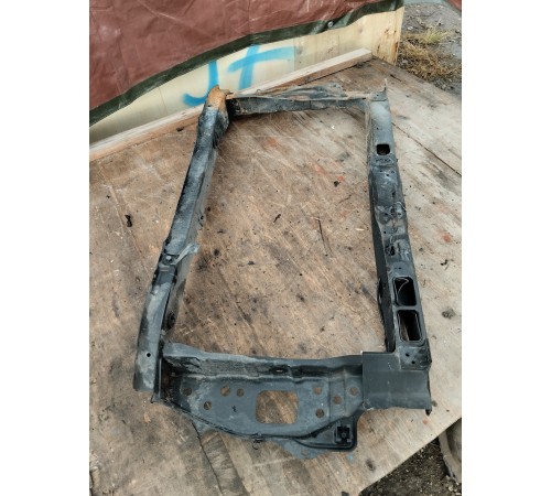 Панель радиатора передняя