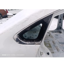 Глухое стекло заднее правое