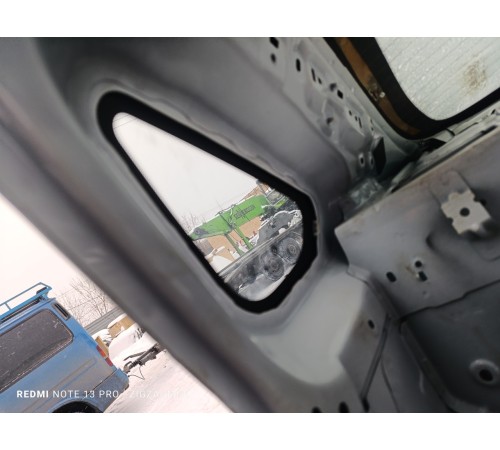 Глухое стекло заднее правое