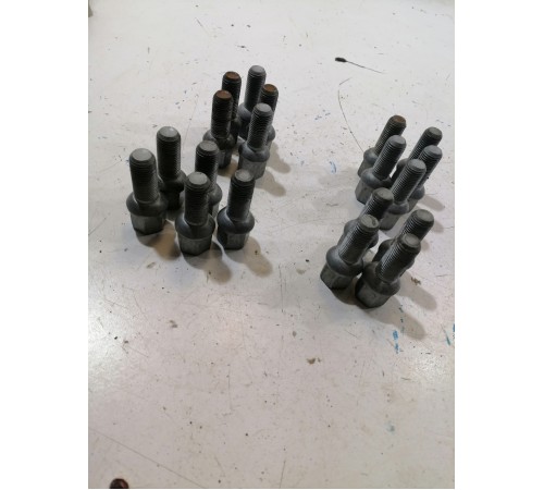 Комплект колёсных болтов 19шт