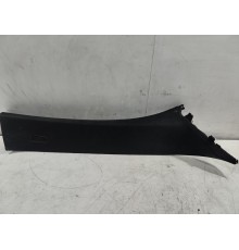 Обшивка стойки лобового стекла(правая) Обшивка стойки лобового стекла(правая)