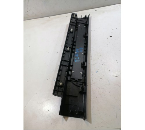 Накладка порога передняя левая