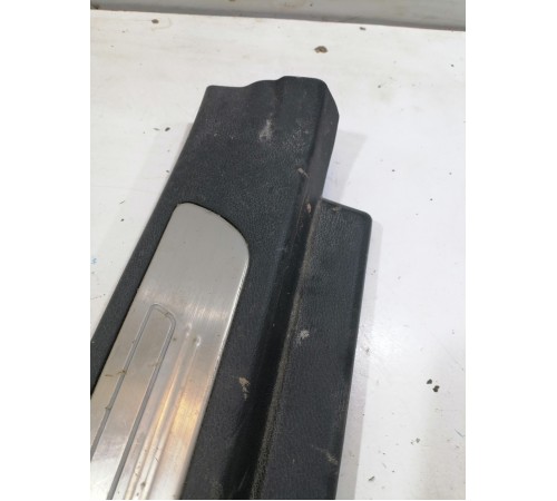 Накладка порога передняя левая