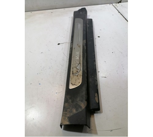 Накладка порога передняя левая