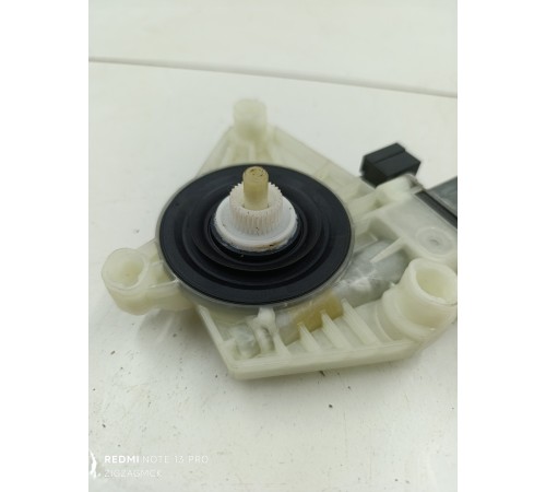 Моторчик стеклоподъемника задний левый