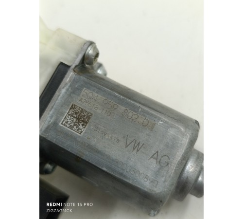 Моторчик стеклоподъемника задний левый