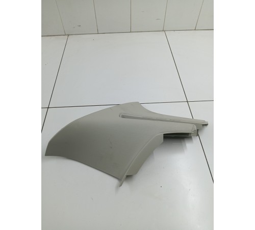 Обшивка задней стойки правая