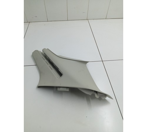 Обшивка задней стойки правая