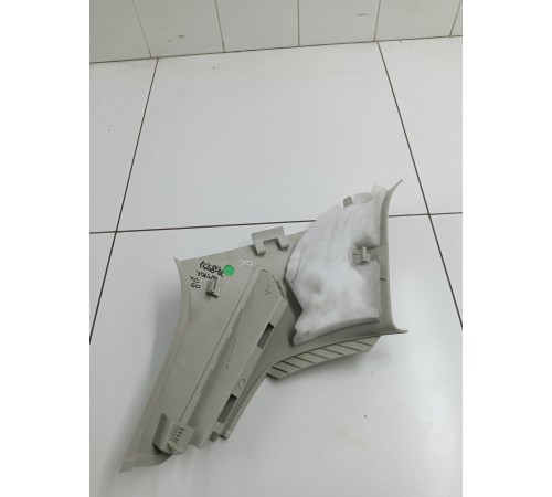 Обшивка задней стойки правая