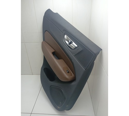 Обшивка двери задняя левая