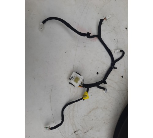 Электропроводка обшивки двери (передняя левая)