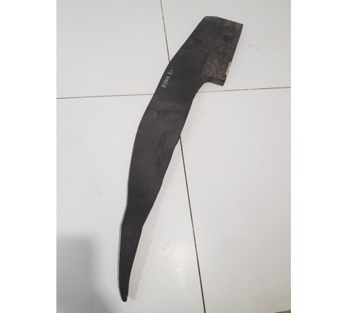 Уплотнитель крыла левый