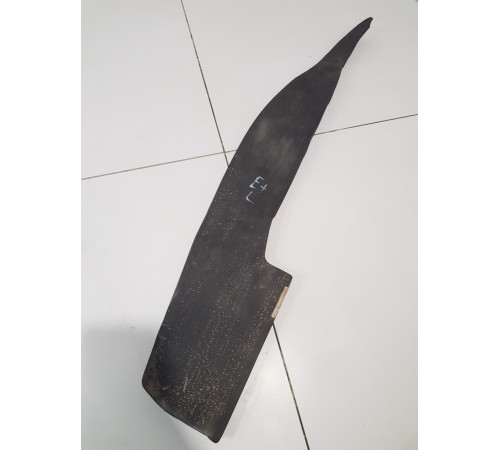 Уплотнитель крыла левый