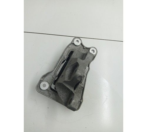 Опора двигателя левая