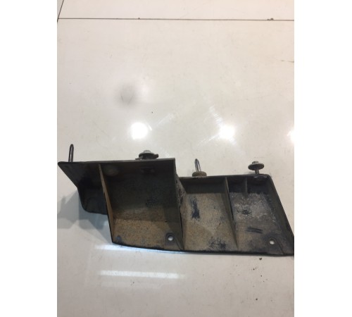 направляющая заднего бампера