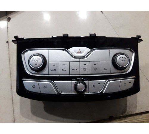 Блок управления климатом(передний)