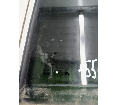 Форточка двери глухая задняя левая