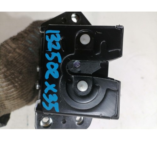 Замок крышки двери багажника