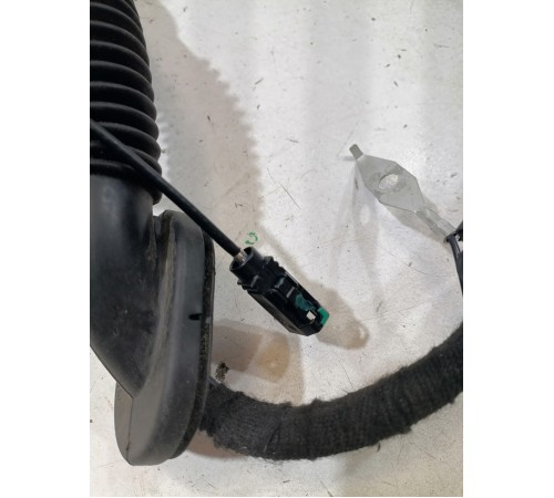 Электропроводка крышки багажника