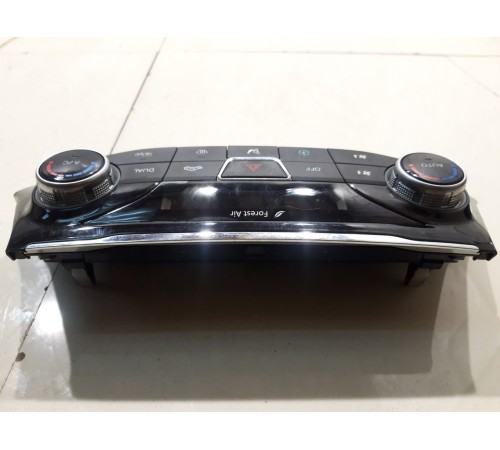 панель управления климатконтролем