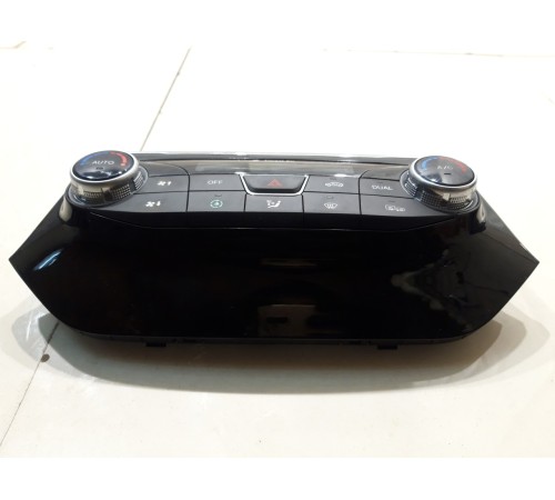 панель управления климатконтролем