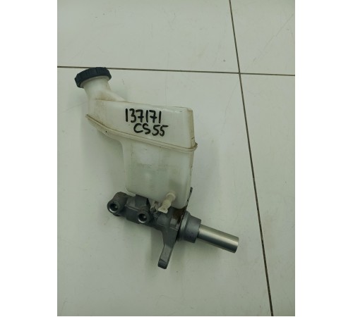 Главный тормозной цилиндр с бачком