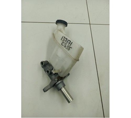 Главный тормозной цилиндр с бачком