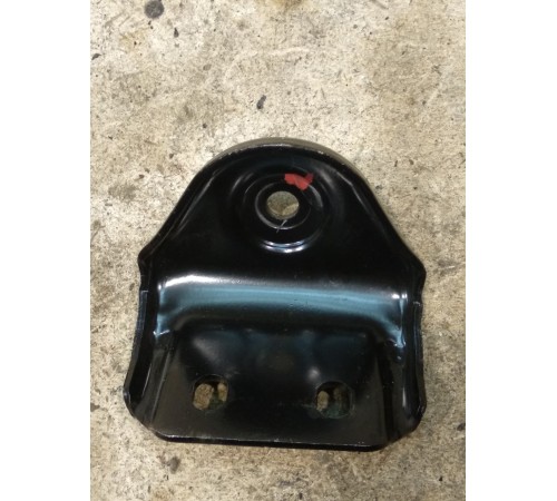 Кронштейн заднего ряда сидений