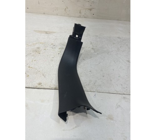 Обшивка крышки багажника внутренняя правая